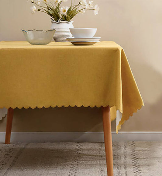 Scalloped Trim Wrinkle-Free Heat-Resistant Tablecloth