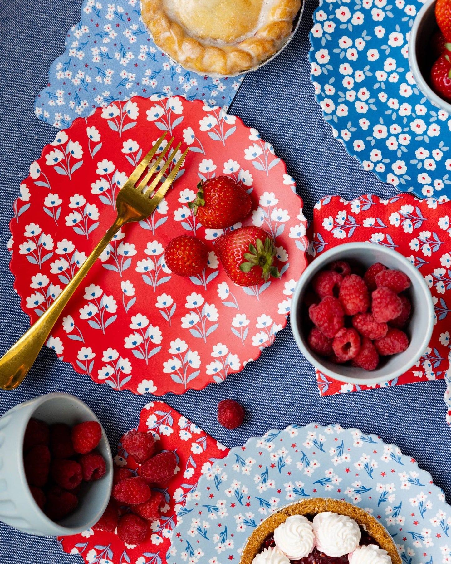 FLO1240 - Floral Bamboo Paper Plate Set