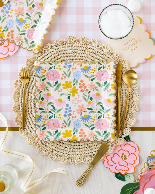 MOM1141 - Floral Pattern Plate