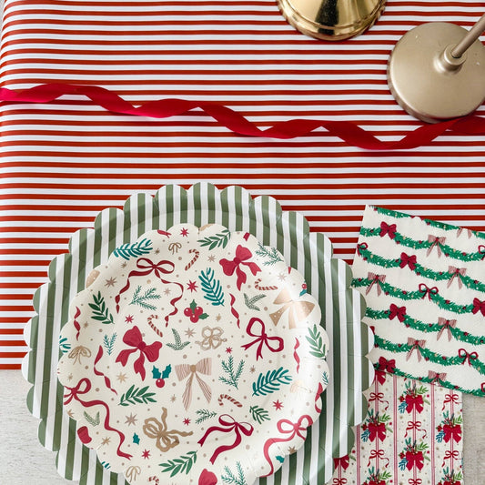 Green & White Candy Stripe Scalloped Dinner Plates (12pcs)