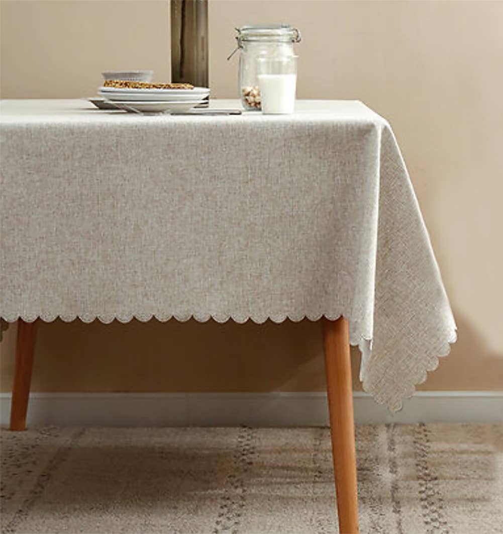 Scalloped Trim Wrinkle-Free Heat-Resistant Tablecloth