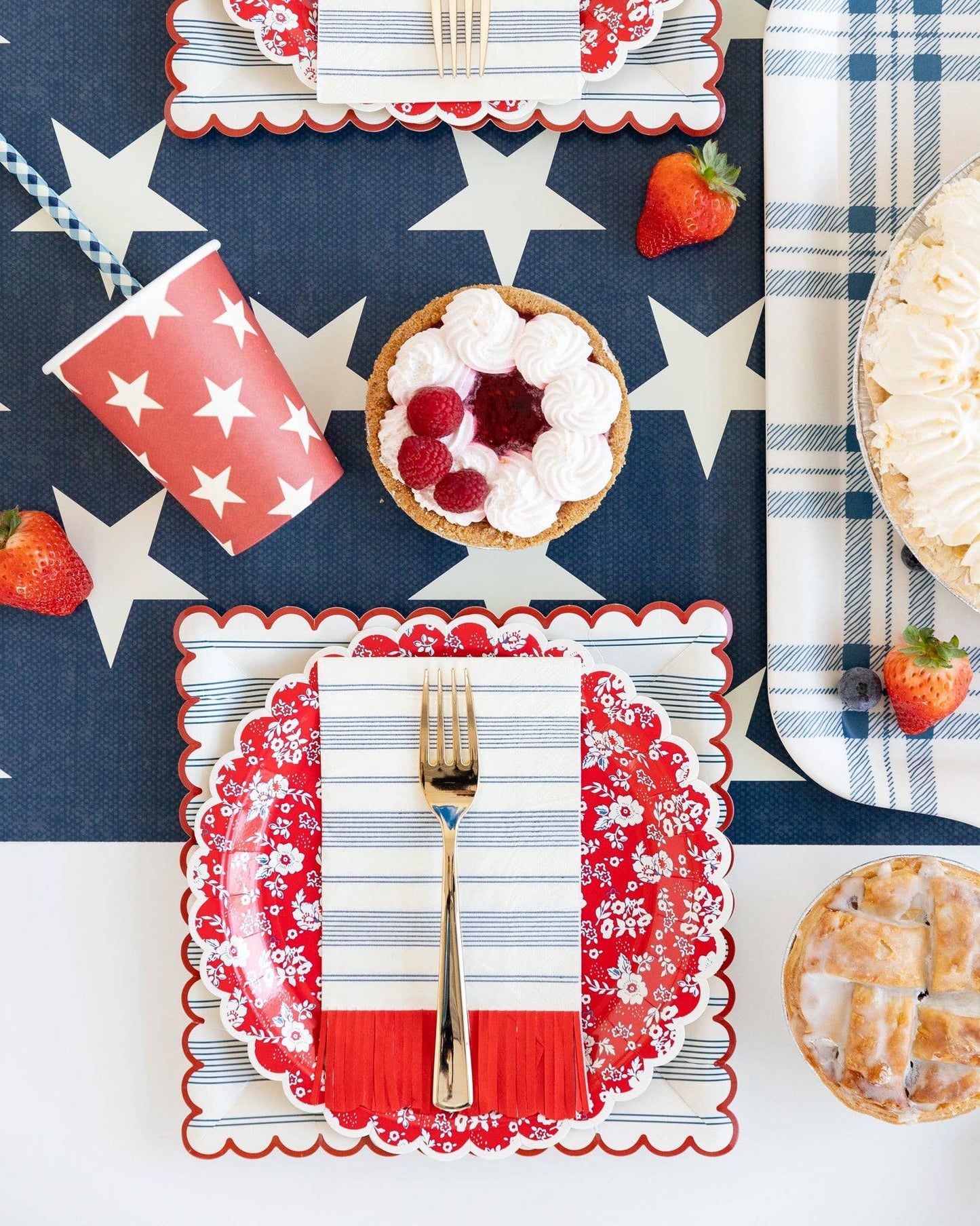 HAM915 - Red and Blue Star Paper Cups