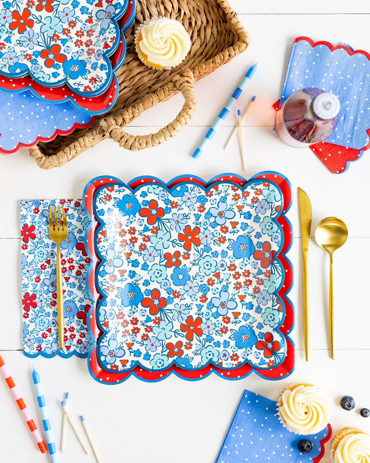FLA1138 - Floral Americana Dinner Napkin