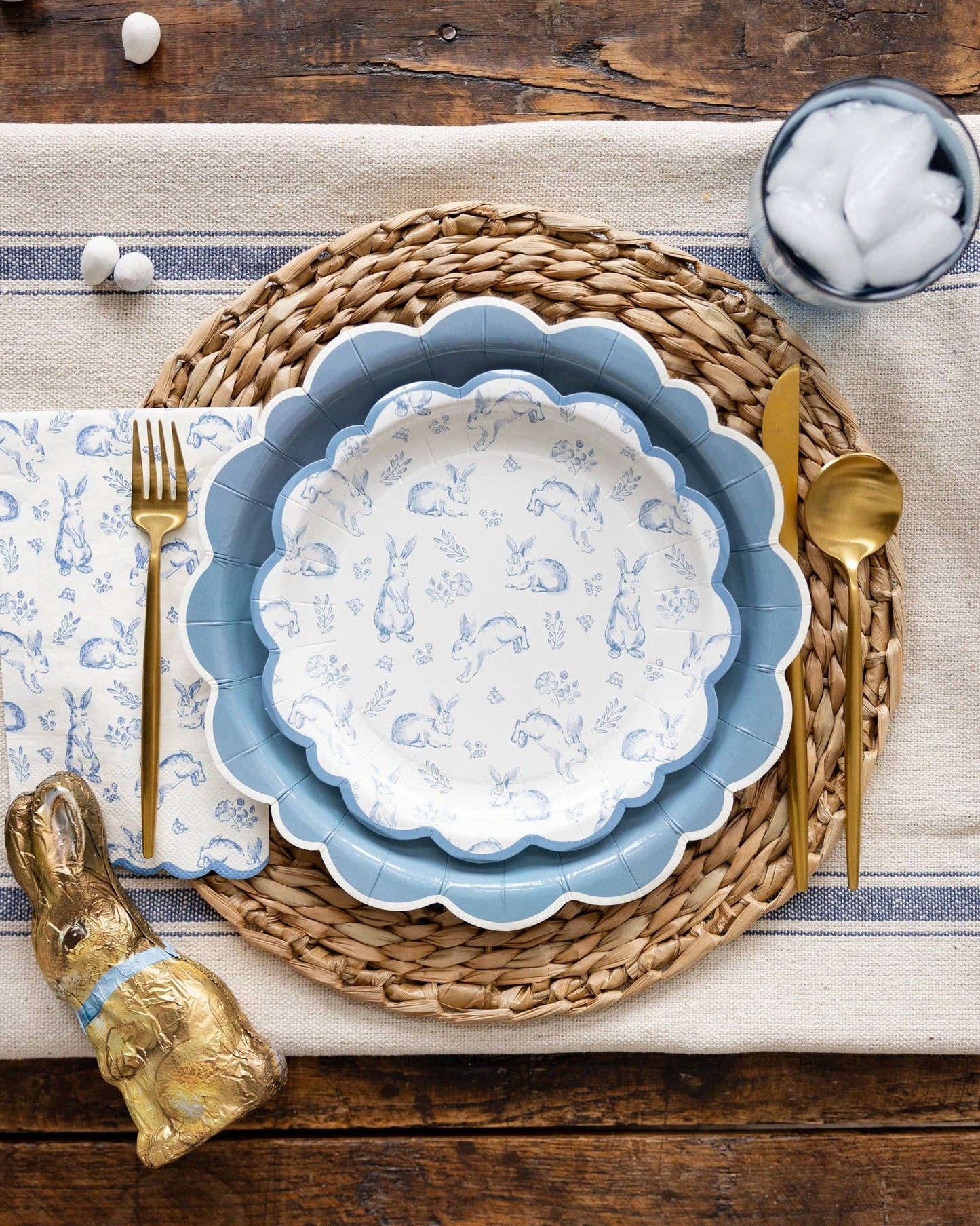 BTL1140 - 8" Bunny Toile Plates