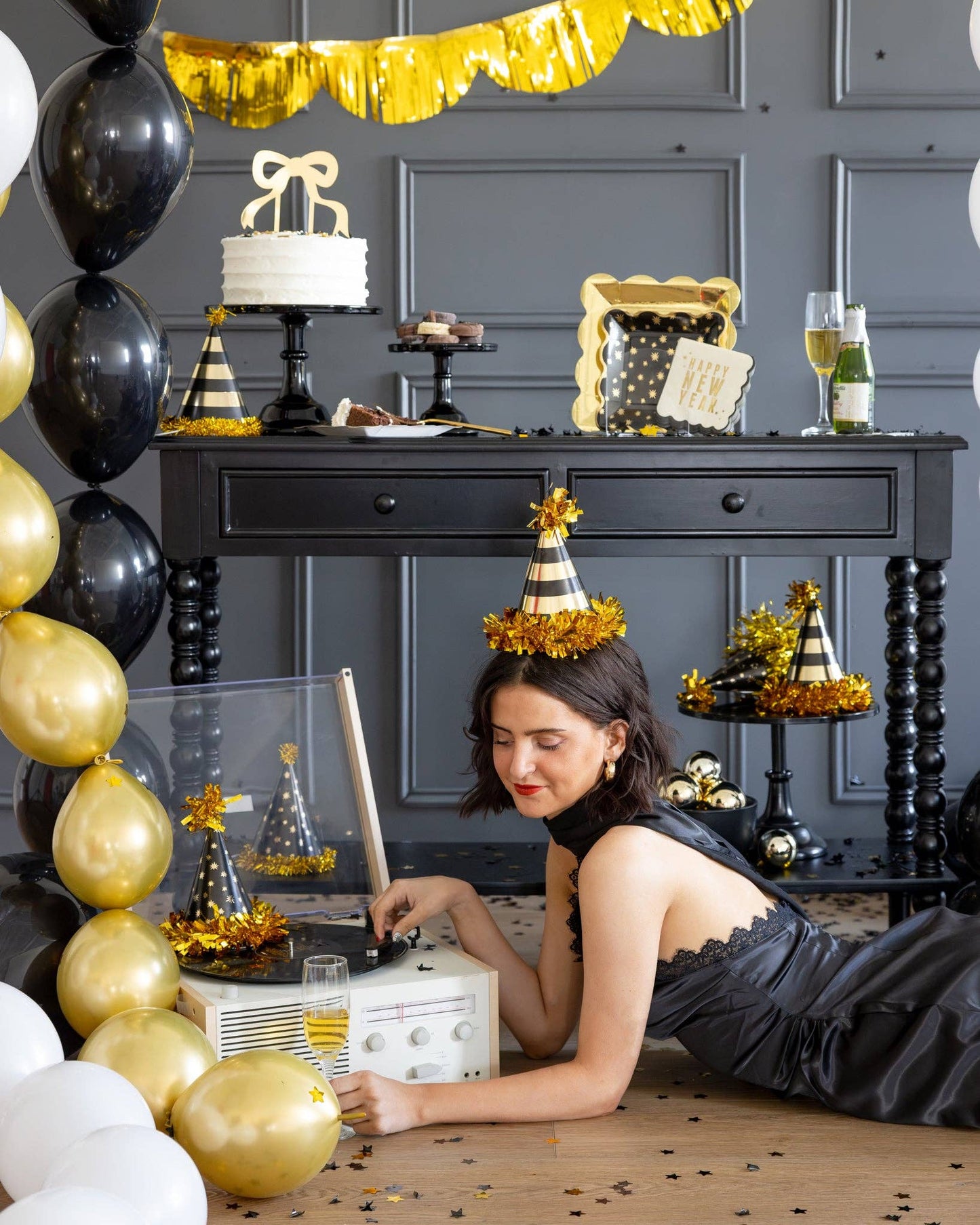NYE1208 - Black and Gold Party Hats