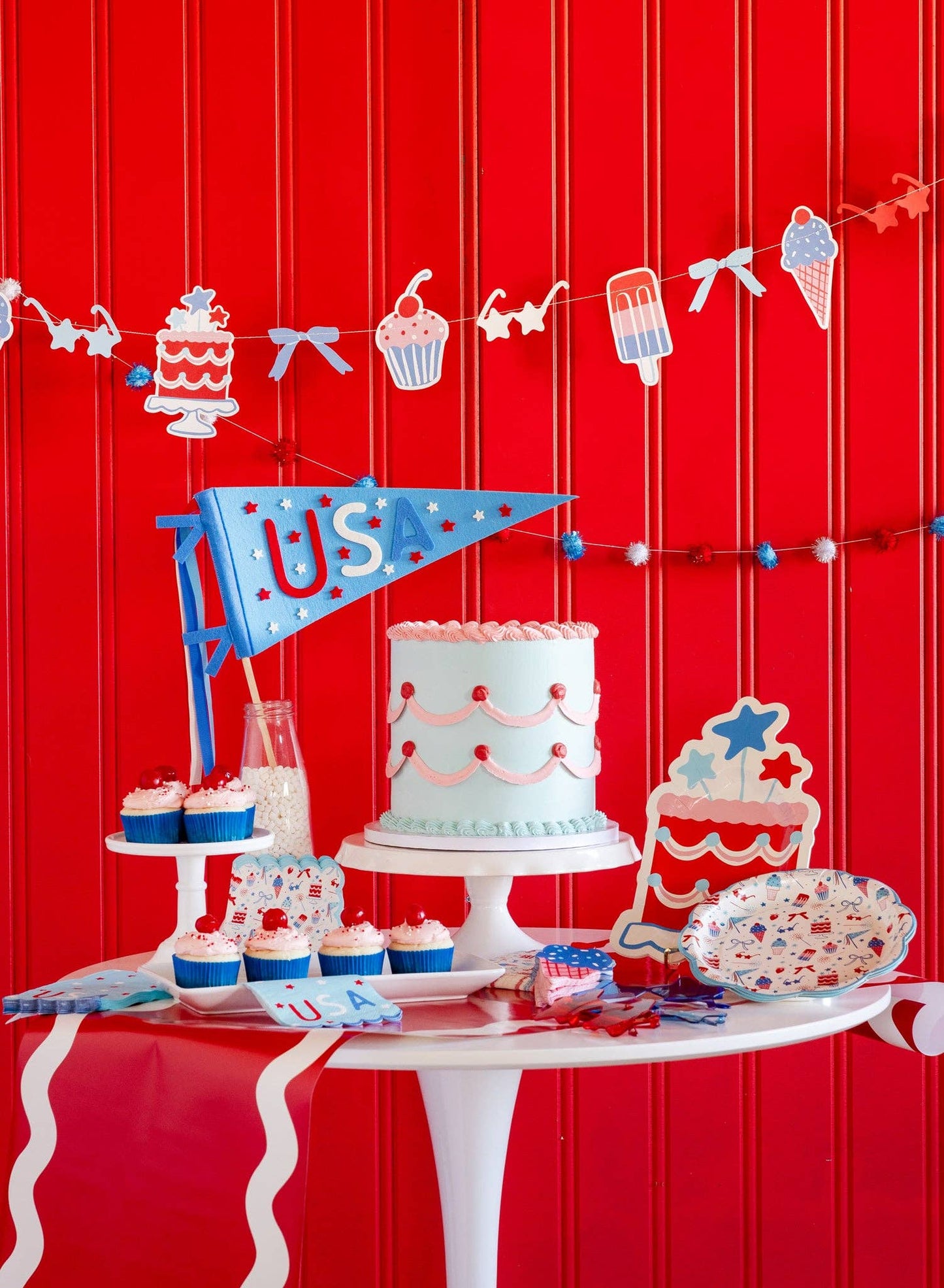 SMT1141 - Summer Cake Shaped 11" Paper Plate