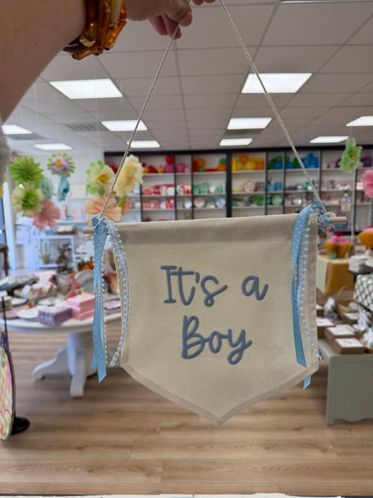 It’s a boy or it’s a girl flag banner with ric rac and ribbon
