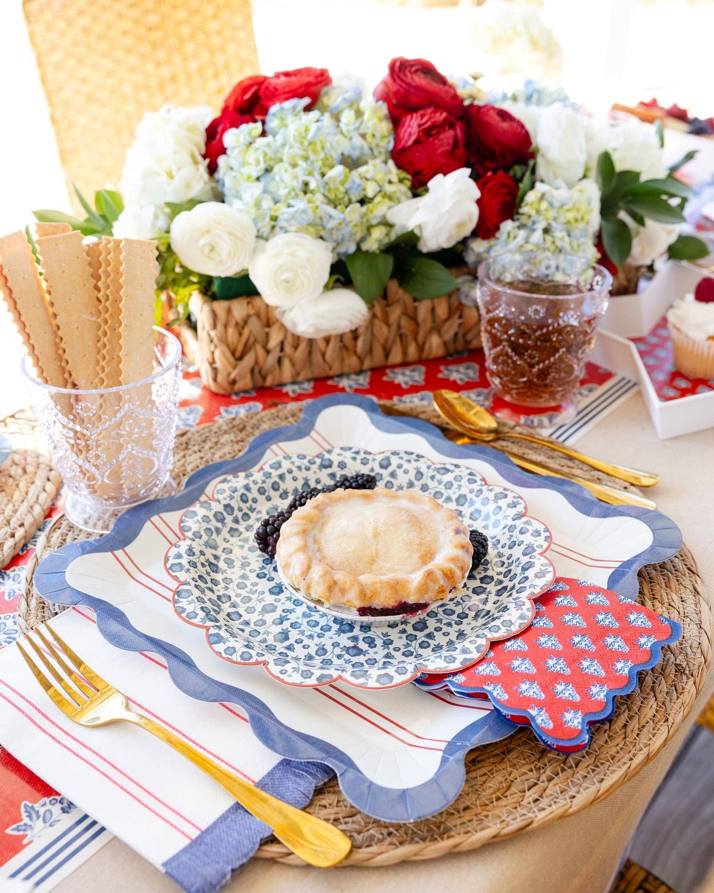 HAM1244 - Red Stripes Paper Plate - 11"