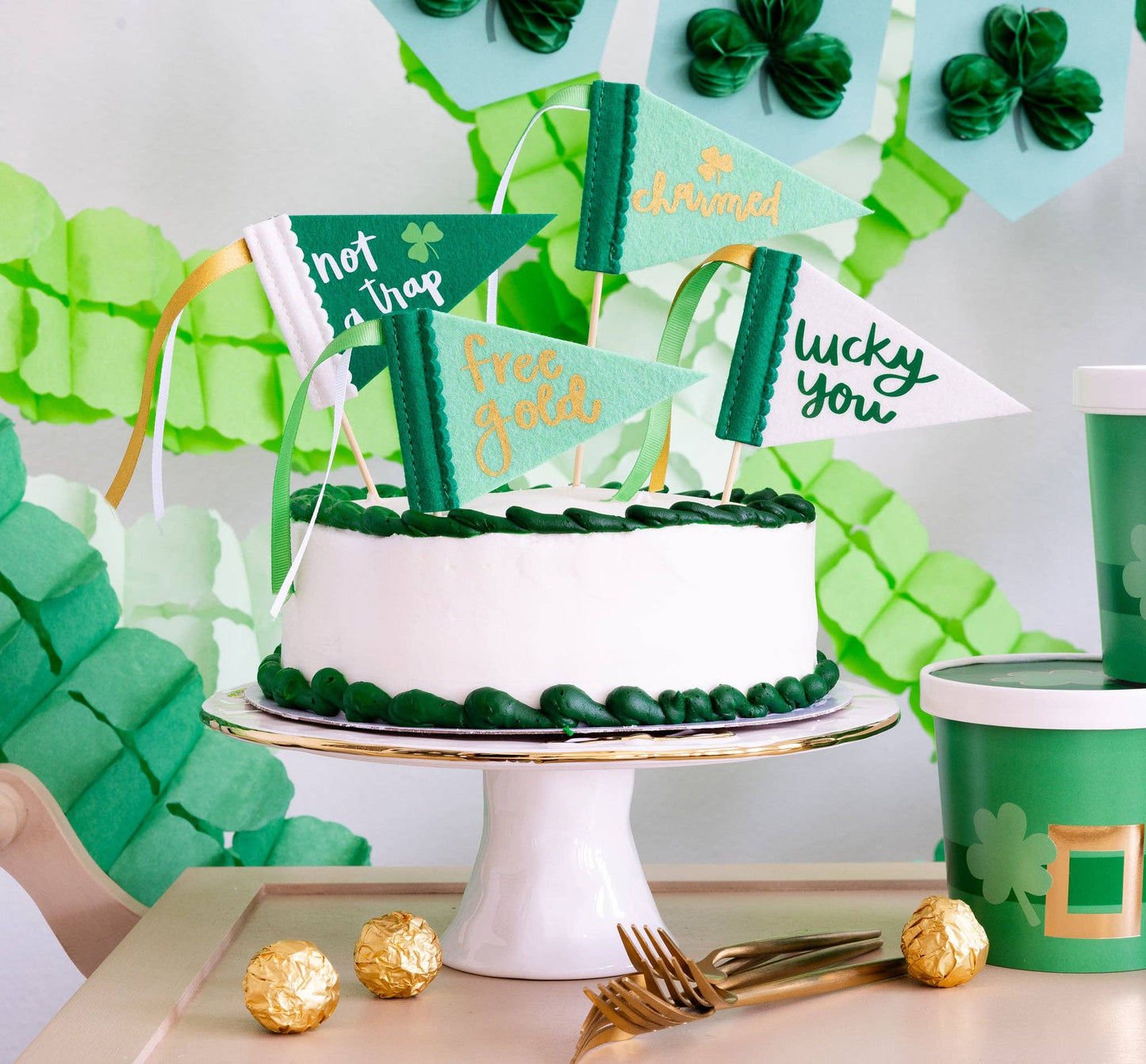 PLHB402 - Leprechaun Trap Pennant Set