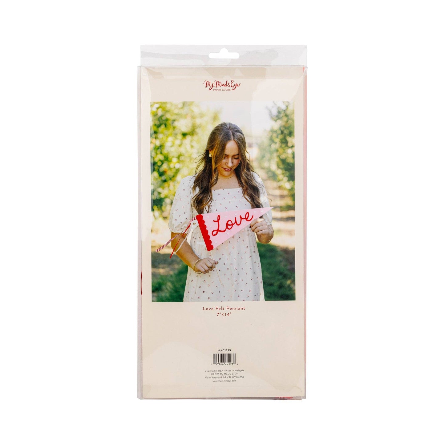 MAC1215 - Love Felt Pennant Banner