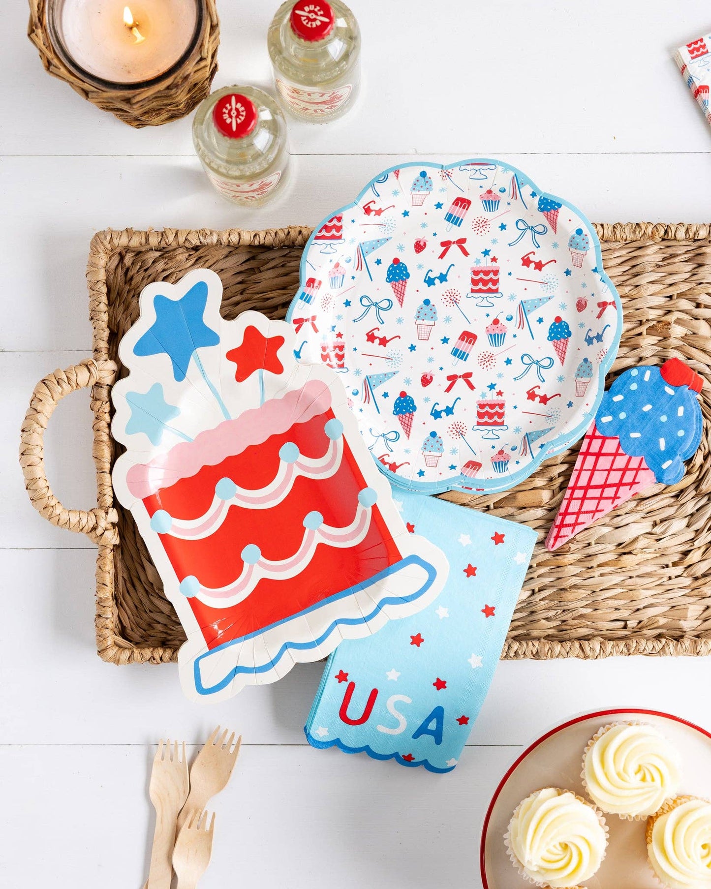 SMT1141 - Summer Cake Shaped 11" Paper Plate