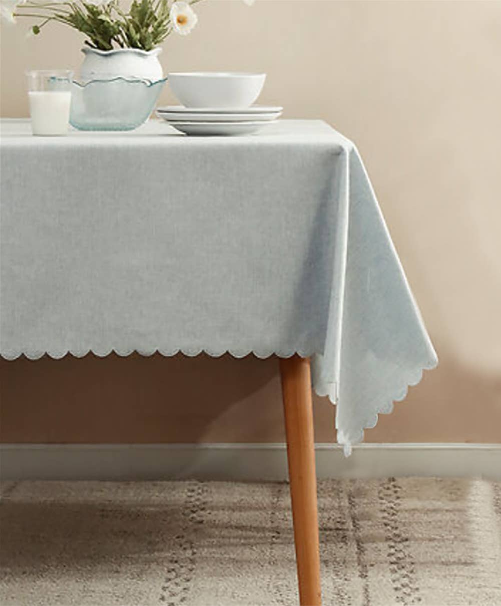 Scalloped Trim Wrinkle-Free Heat-Resistant Tablecloth